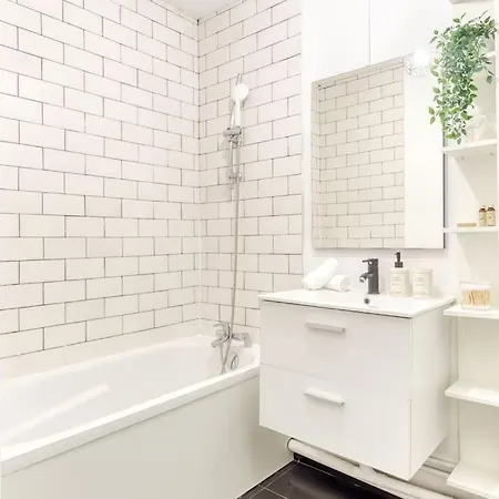 Appartement 4 Min Rer A -15min - Parking Gratuit *