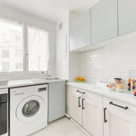 Appartement 4 Min Rer A -15min - Parking Gratuit